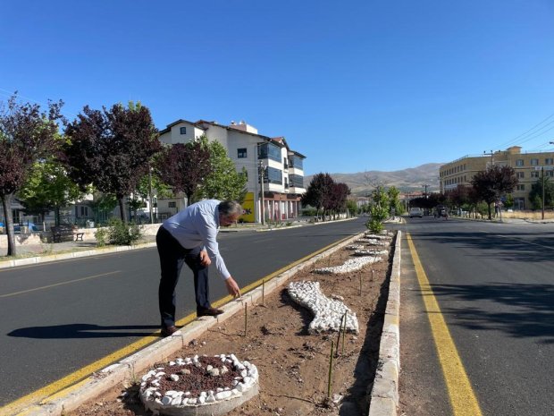 Belediye Başkanımız Sayın Mustafa Kenan Sarıtaş, güne erken saatlerde belediyemizin çeşitli iş sahalarında inceleme ve denetimlerde bulunarak başladı.