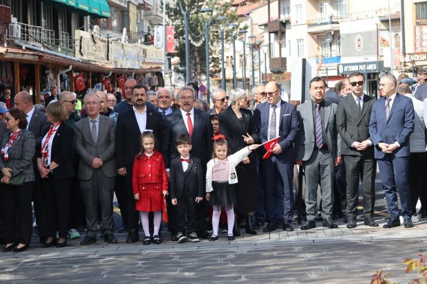 23 NİSAN ULUSAL EGEMENLİK VE ÇOCUK BAYRAMI DOLAYISIYLA ÇELENK TÖRENİ DÜZENLENDİ