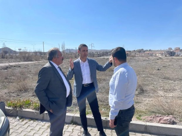 Nevşehir İl Spor ve Gençlik Müdürü Sn. Muhsin Özdemir ve Belediye Başkanımız Sn. Mustafa Kenan Sarıtaş bir araya gelerek, ilçemizde gerçekleştirilmesi planlanan spor yatırımlarıyla ilgili sahada inceleme yaptılar. Yapılan saha çalışmaları ve incelemeler s