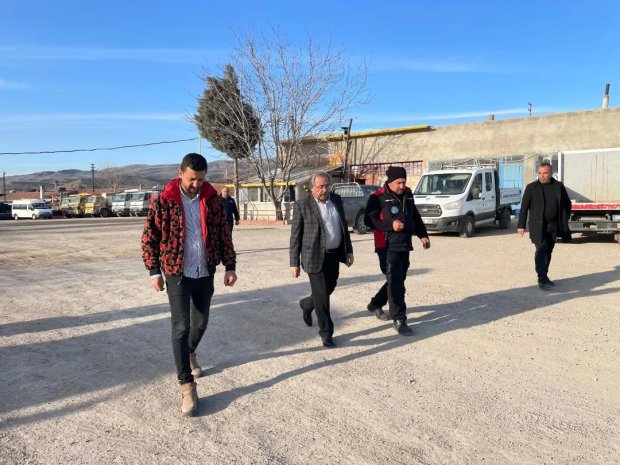 Belediye Başkanımız Sayın Mustafa Kenan Sarıtaş, sanayi iş ocakları ve Belediye garajında incelemelerde bulundu.