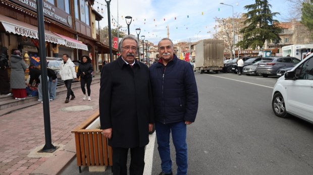 BELEDİYE BAŞKANIMIZ ÇARŞI MERKEZİNDE VATANDAŞLARIMIZIN BAYRAMLARINI KUTLADI