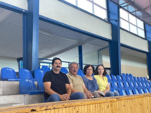 Belediye Başkanımız Veteranlar Badminton Müsabakasına sporculara destek için izleyici olarak katıldı.