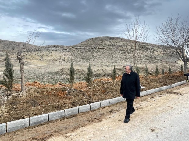 SANAYİ YOLUNDA PEYZAJ VE BORDÜR DÜZENLEMESİ