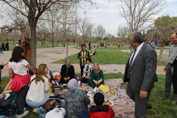 Hıdırellez Şenliği, belediyemizin organizasyonuyla yoğun ilgi ve katılımla coşkulu bir şekilde gerçekleştirildi.