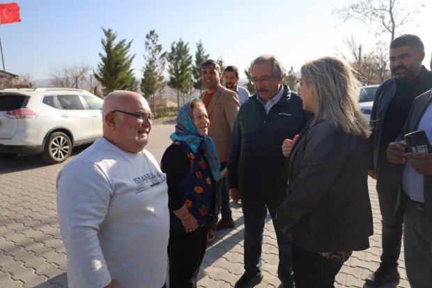 TBMM MHP Grup Başkan Vekili ve Nevşehir Milletvekilimiz Sayın Prof. Dr. Filiz Kılıç ve Belediye Başkanımız Sayın Mustafa Kenan Sarıtaş arefe günü kabir ziyaretlerinde bulundular.