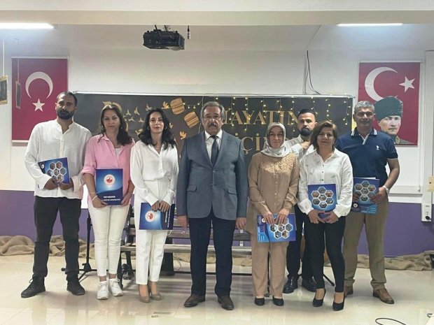 Avanos Mehmet Akif Ersoy Ortaokulu tarafından şiir dinletisi düzenlendi.