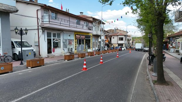 ŞEHİR ESTETİĞİ VE HATALI PARK UYGULAMALARINA YEŞİL DOKUNUŞ, 50 ARAÇLIK YENİ ÜCRETSİZ OTOPARK ALANI HİZMETE SUNULDU