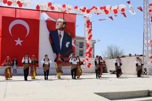 23 Nisan Ulusal Egemenlik ve Çocuk Bayramı Avanos’ta Coşkuyla Kutlandı