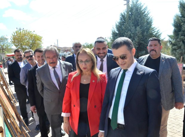 MHP Grup Başkanvekili ve Nevşehir Milletvekilimiz Prof. Dr. Filiz Kılıç, Avanos Kaymakamı Osman Bilici ve Belediye Başkanımız Mustafa Kenan Sarıtaş Ayhanlar İlkokulu tarafından hazırlanan 2024-2025 Eğitim - Öğretim Yılı Okul heyecanı kutlama programı ve A