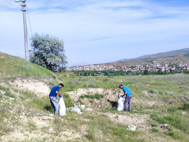 Belediye Başkanımız Hafriyat Alanı Mevkiindeki Saha Temizlik Çalışmalarına İştirak Etti