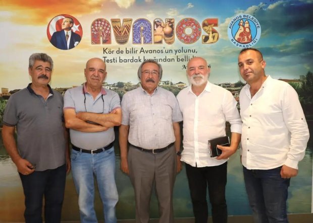 Ercan Kesal ve kıymetli abisi İlker Kesal Belediye Başkanımız Mustafa Kenan Sarıtaş’ı makamında ziyaret ettiler.