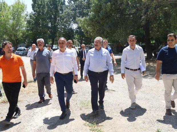 Kültür ve Turizm Bakanlığı Kütüphaneler ve Yayımlar Genel Müdürü Taner Beyoğlu, Belediye Başkanımız Mustafa Kenan Sarıtaş ile birlikte Eski Avanos Lisesinde incelemelerde bulundu.