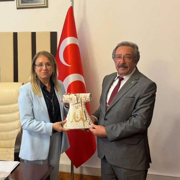 Belediye Başkanımız, Nevşehir Milletvekilimiz MHP Grup Başkanvekili Sn. Prof. Dr. Filiz Kılıç hanımefendiyi TBMM'deki makamında ziyaret etti