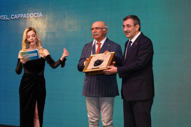 Belediye Başkanımız Sayın Mustafa Kenan Sarıtaş “Uluslararası Jeotermal Yatırımcılar Zirvesi”ne katıldı.