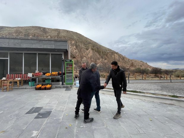 Belediye Başkanımız Sayın Mustafa Kenan Sarıtaş, Zelve’de yapımı tamamlanan ve faaliyete geçen iş yerlerini ziyaret ederek esnaflara hayırlı olsun dileklerini iletti.