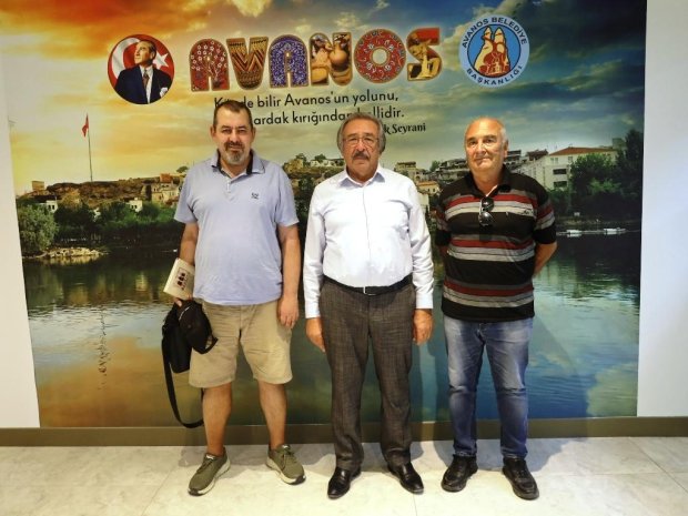Alper Aksit ve Mustafa Taşkın Belediye Başkanımız Mustafa Kenan Sarıtaş'ı makamında ziyaret etti.