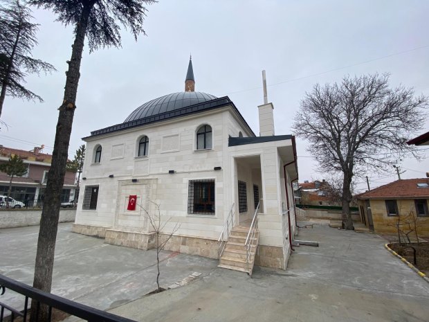 TADİLATI TAMAMLANAN ÖZKONAK HALİL AĞA CAMİİ İBADETE AÇILDI