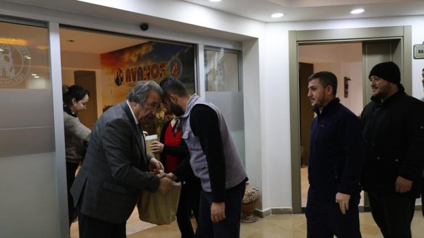 BELEDİYE BAŞKANIMIZ PERSONELLERİMİZİN YENİ YILINI KUTLADI