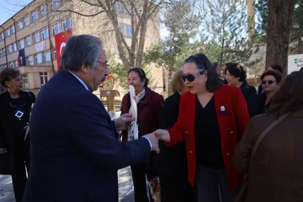 Belediye Başkanımız Sn. Mustafa Kenan Sarıtaş, 8 Mart Dünya Kadınlar Gününde Atatürkçü Düşünce Derneği Avanos Şubesi tarafından düzenlenen törene katıldı.