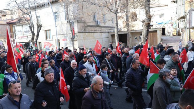 FİLİSTİN’E DESTEK YÜRÜYÜŞÜNDE AVANOS TEK YÜREK OLDU