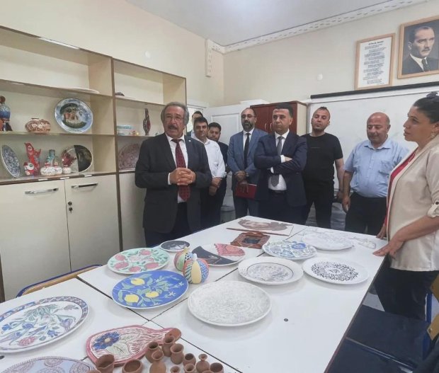 Hayat Boyu Öğrenme Haftası Etkinlikleri Kapsamında Yıl Sonu Sergisi Açılışı Yapıldı