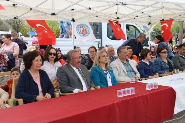 Hıdırellez Şenliği, belediyemizin organizasyonuyla yoğun ilgi ve katılımla coşkulu bir şekilde gerçekleştirildi.