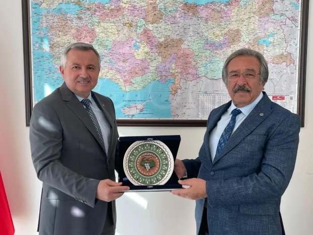 Belediye Başkanımız Mustafa Kenan SARITAŞ, Moldova Cumhuriyeti Ankara Büyükelçisi Dmitri Croitor' u konsolosluk makamında ziyaret etti