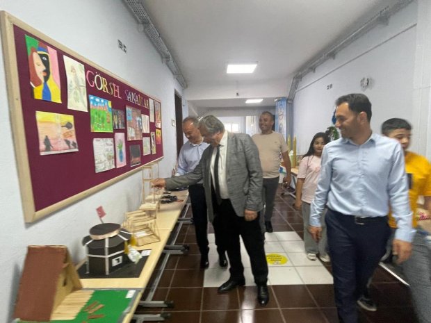 Belediye Başkanımız Sayın Mustafa Kenan Sarıtaş ilçemiz Ahmet Ergün Ortaokulunda düzenlenen bilim şenliğine katıldı.