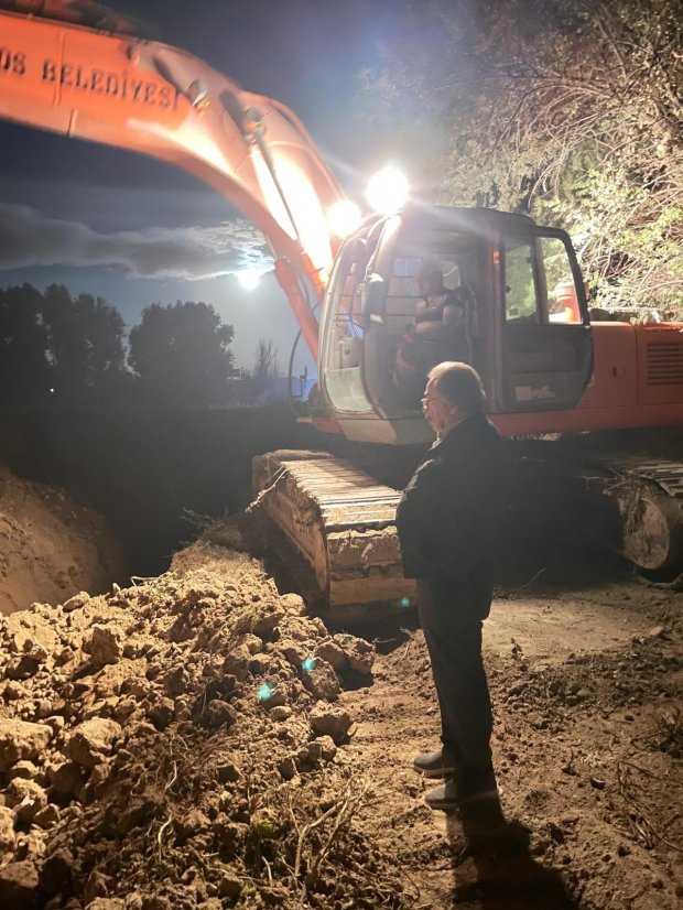 Bozca İçme Suyu Ana Boru Hattının Bir Kısmında Yenileme Çalışması Yapıldı