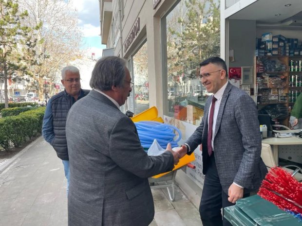 Belediye Başkanımız Sn. Mustafa Kenan Sarıtaş, çarşı merkezinde vatandaşlarımızla bir araya gelerek sohbet etti.