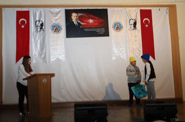 29 Ekim Cumhuriyet Bayramı kutlama etkinlikleri kapsamında, belediyemiz bünyesinde çalışmalarını sürdüren Türk Halk Müziği Korosu ve Çocuk Korosu tarafından Cumhuriyet Konseri ve Tiyatro Etkinliği gerçekleştirildi.
