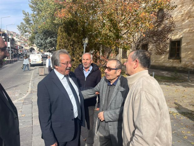 Belediye Başkanımız Sayın Mustafa Kenan Sarıtaş, belediyemiz tarafından yürütülen ağaç dikim çalışmalarını yerinde inceledi.