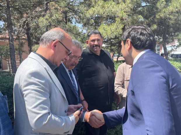 Nevşehir İl Özel İdaresi tarafından düzenlenen “Sezon Açılışı ve Araç Tanıtım Programı”, yoğun bir katılımla İl Özel İdaresi yerleşkesinde gerçekleştirildi.