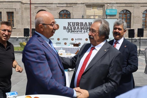 Belediye Başkanımız Sayın Mustafa Kenan Sarıtaş, Nevşehir Vilayetler Evi'nde gerçekleştirilen il protokol bayramlaşmasına katıldı.