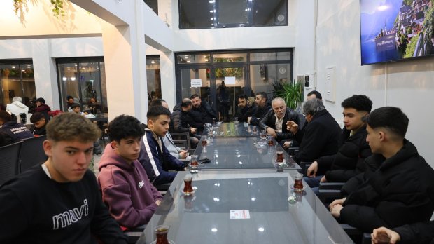 BELEDİYE BAŞKANIMIZ MUSTAFA KENAN SARITAŞ, İFTAR SOFRASINDA HEMŞEHRİLERİYLE BULUŞTU