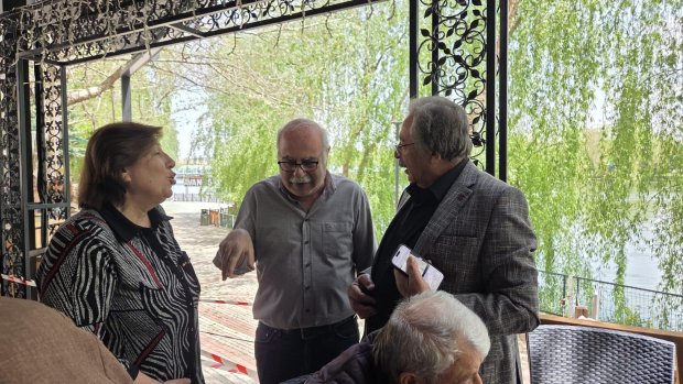 ANNELER GÜNÜ’NE ÖZEL MÜZİK DİNLETİSİ VE CANLI MÜZİK ETKİNLİĞİ YOĞUN KATILIMLA GERÇEKLEŞTİRİLDİ