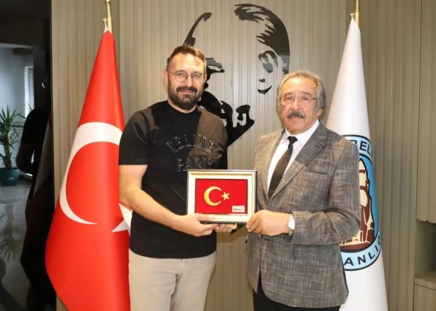 Halis Uluer Şirketler Grubu Yönetim Kurulu Başkanı Sn. Halis Uluer Belediye Başkanımızı Ziyaret Etti