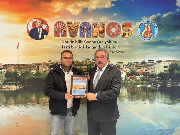 Belediye Başkanımız Sayın Mustafa Kenan Sarıtaş, ilçemizde yeni açılarak faaliyete başlayan işletmelerin sahiplerine “Hayırlı Olsun Plaketi” takdim etti.