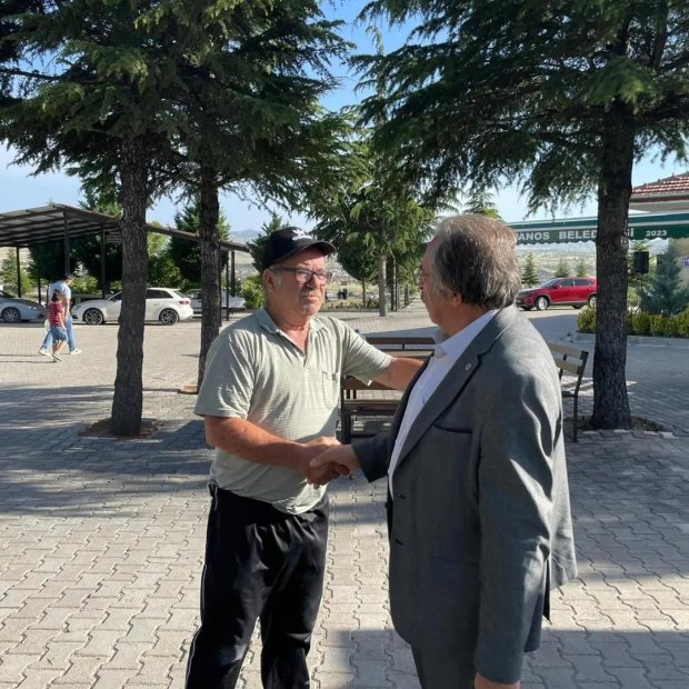 Belediye Başkanımız Avanos Kabristanlığını Ziyaret Ederek Vatandaşlarla Bayramlaştı