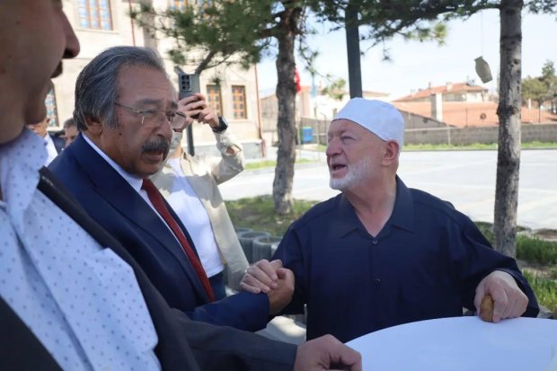 Belediye Başkanımız Sayın Mustafa Kenan Sarıtaş, Nevşehir Vilayetler Evi'nde gerçekleştirilen il protokolü bayramlaşma programına katıldı.