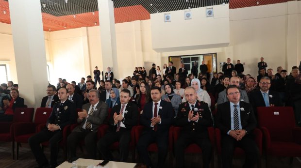 18 Mart Şehitleri Anma Günü ve Çanakkale Deniz Zaferi anma programı düzenlendi.