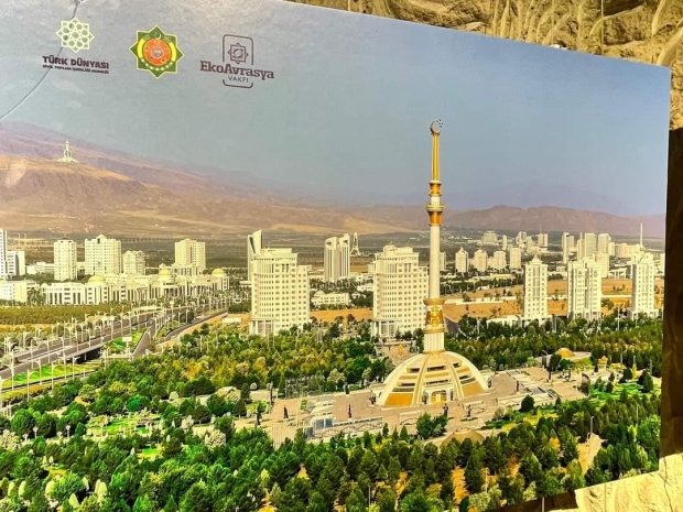 Belediye Başkanımız Mustafa Kenan Sarıtaş, Avanos Kaymakamı Osman Bilici'ninde katıldığı Güray Müzede düzenlenen Türkmenistan kültürünü anlatan resim sergisine katıldı.