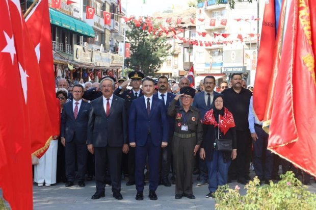 Şanlı tarihimize altın harflerle yazılan 30 Ağustos Zafer Bayramı'nın 103. yıl dönümü ilçemizde coşkuyla kutlandı.