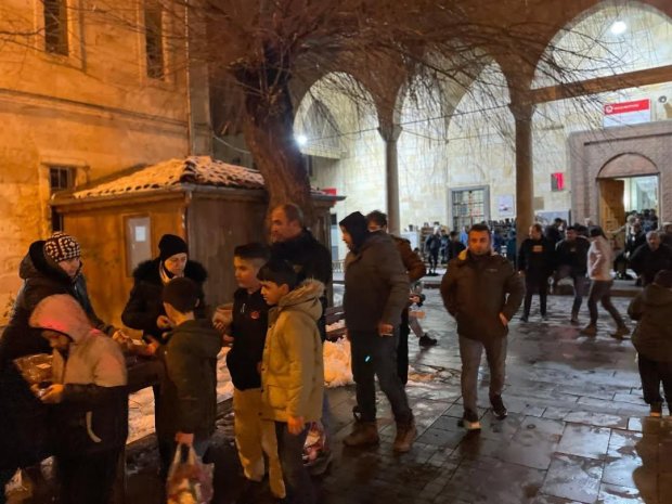 Belediyemizden Berat Kandili’nde Lokma İkramı