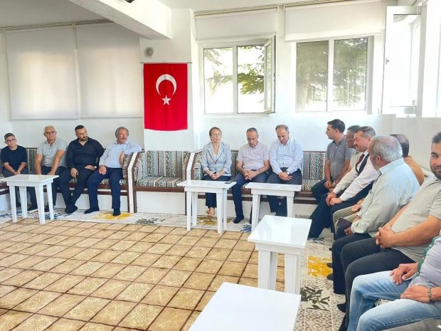 MHP Nevşehir Milletvekilimiz Grup Başkanvekili Prof. Dr. Filiz Kılıç, Belediye Başkanımız Mustafa Kenan Sarıtaş, MHP Nevşehir İl Başkanı Ali Akkoç ile beraber Kozaklı ilçesi Abdi Köyünde şehidimiz Ahmet Şahan’ın evini ziyaret ettiler.