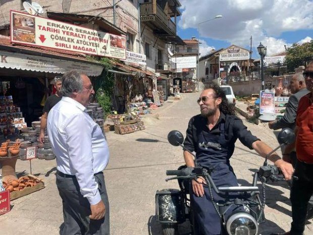 Belediye Başkanımız Mustafa Kenan Sarıtaş Çarşı esnaflarını ziyaret edip hayırlı işler diledi sohbet etti.