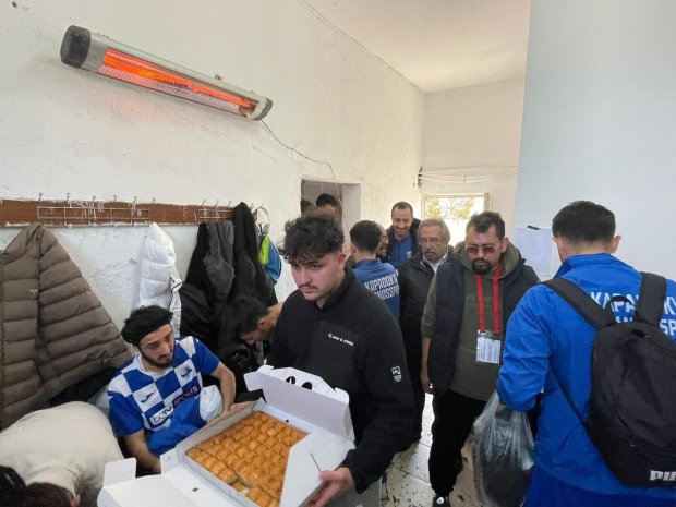 BELEDİYE BAŞKANIMIZDAN KAPADOKYA AVANOS SPOR’A MORAL VE DESTEK ZİYARETİ