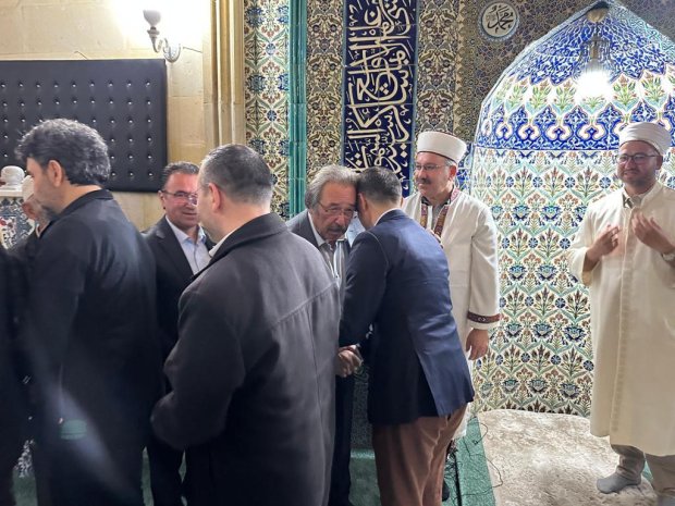 Belediye Başkanımız Sayın Mustafa Kenan Sarıtaş Kurban Bayramı namazının ardından Şehit Şevket Tekin Merkez Camii’nde hemşehrilerimizle bayramlaştı.
