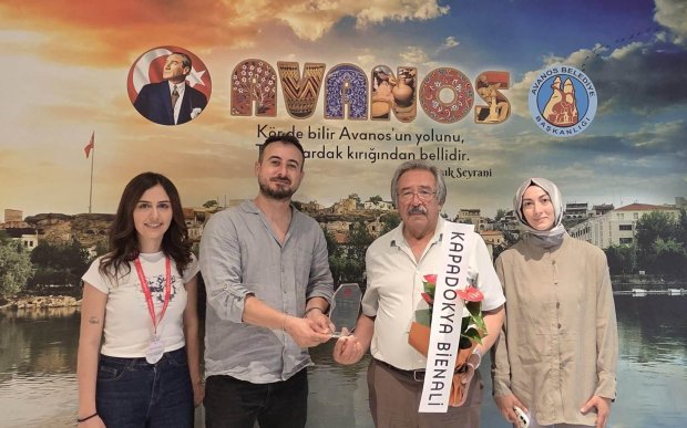 Kapadokya Bienali Direktörü Sayın Enes Kaya ile Bienal yetkilileri Sayın İrem Köroğlu ve Sayın Cansel Huriyetoğlu, Belediye Başkanımız Sayın Mustafa Kenan Sarıtaş’a teşekkür ziyareti gerçekleştirdi.