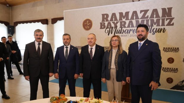Belediye Başkanımız Sayın Mustafa Kenan Sarıtaş, Topuzluhan'da gerçekleştirilen Nevşehir il protokolü bayramlaşma programına katıldı.